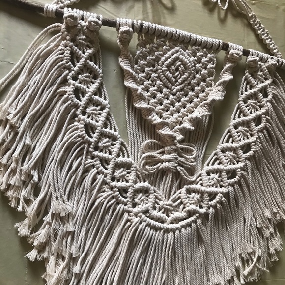 Boho chic Macrame wall hanger - Picture 3 of 3